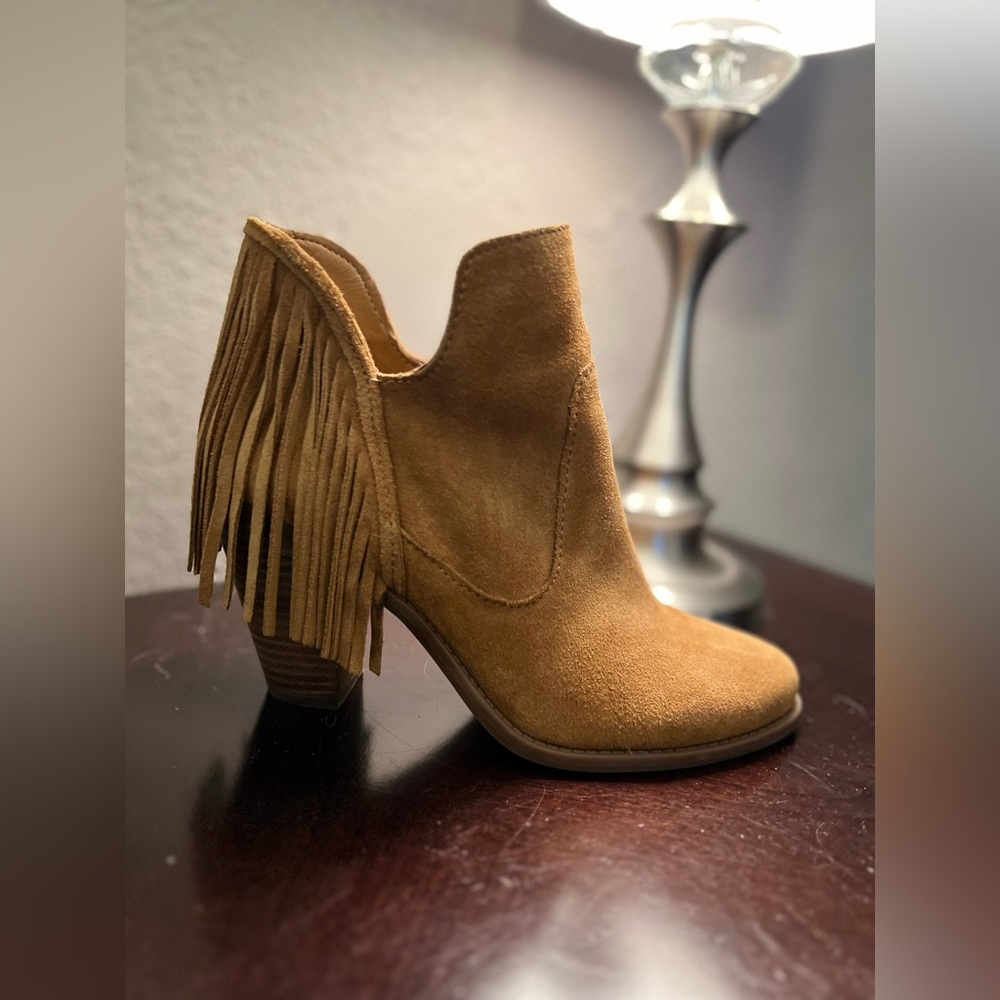 Jessica Simpson suede fringe booties 9.5